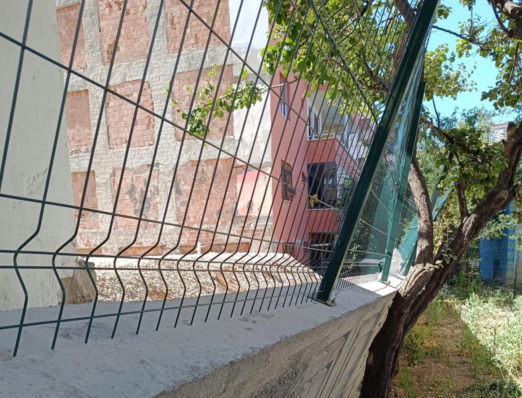 Malatya'da istinat duvarı sadece 5 ay dayanabildi! İlk yağışta çöktü| 2 aydır onarılmadı…