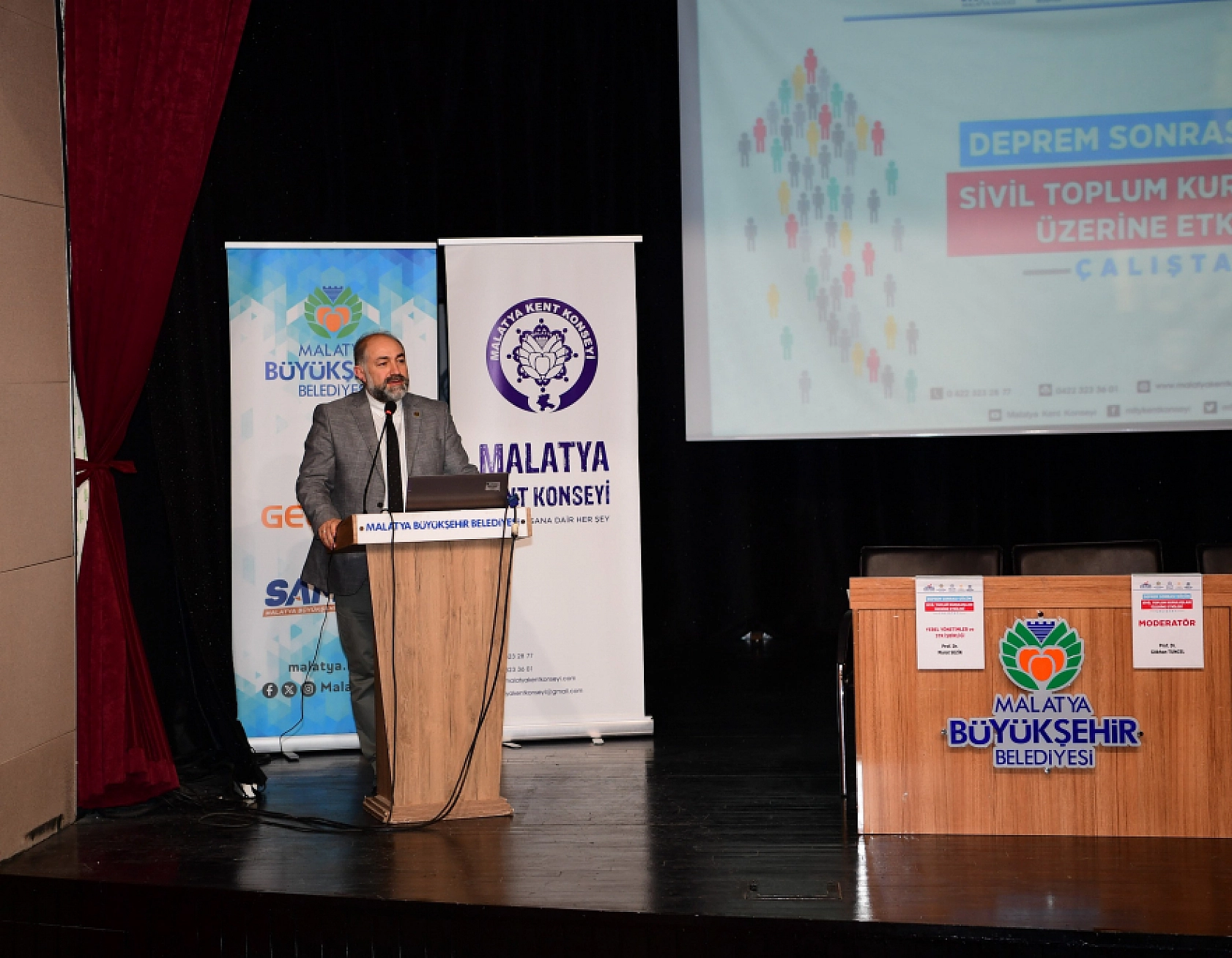 Deprem sonrası göçte STK'ların rolü Malatya'da masaya yatırıldı