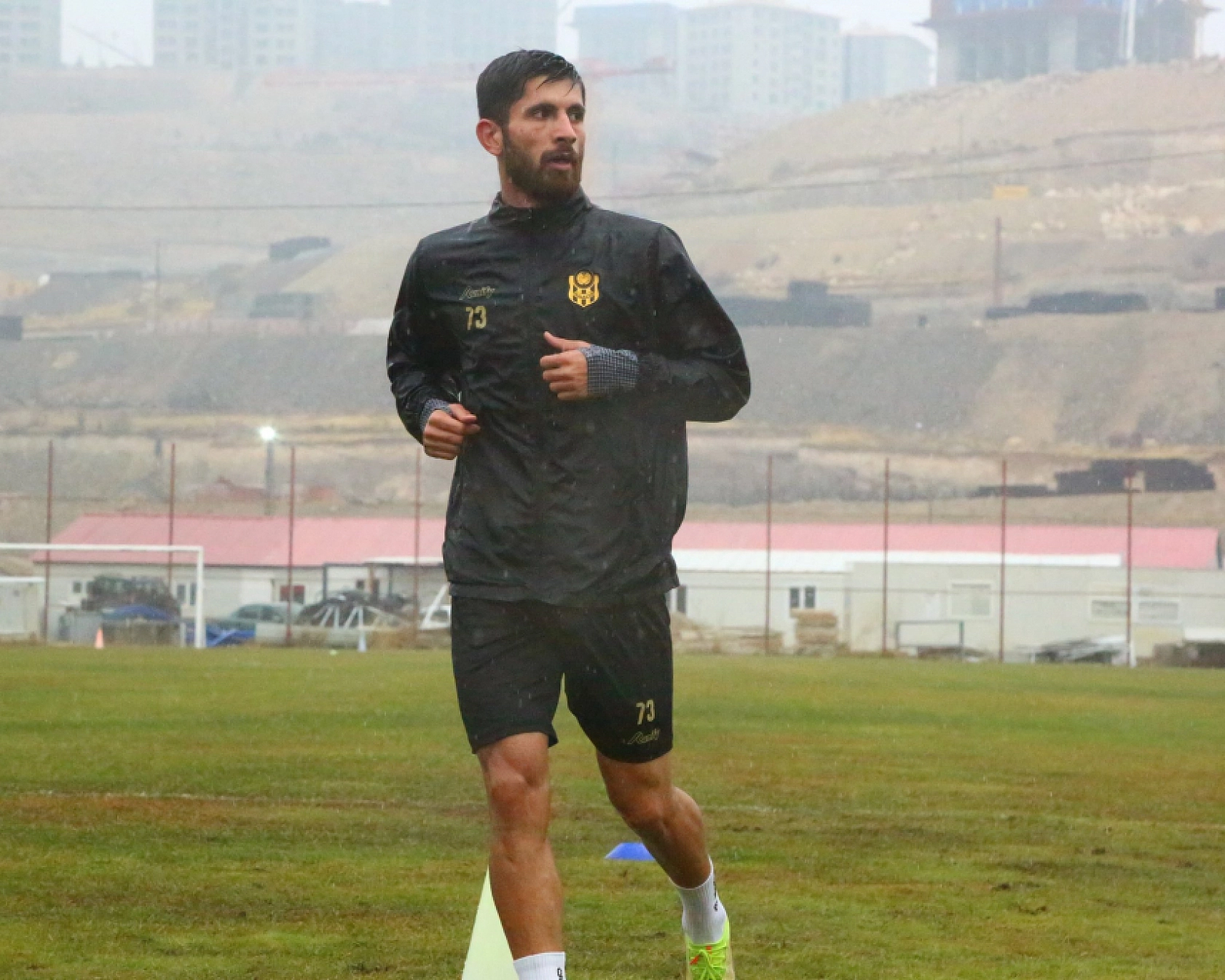 Malatyaspor Yağmur Altında Çalıştı!