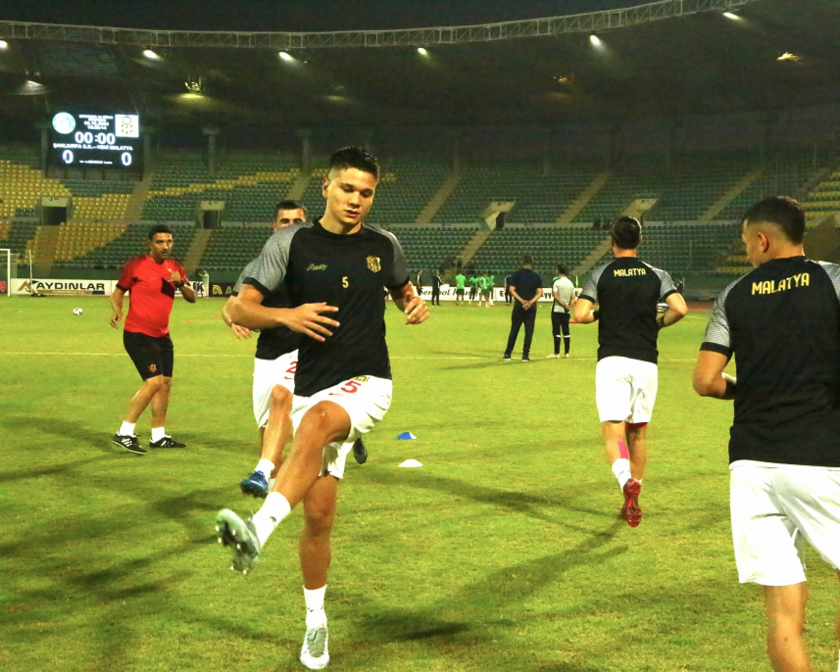 Yeni Malatyaspor'da Adaylık Şoku! 5 Yıl Kuralı Gevrek'in Oyunu Mu?