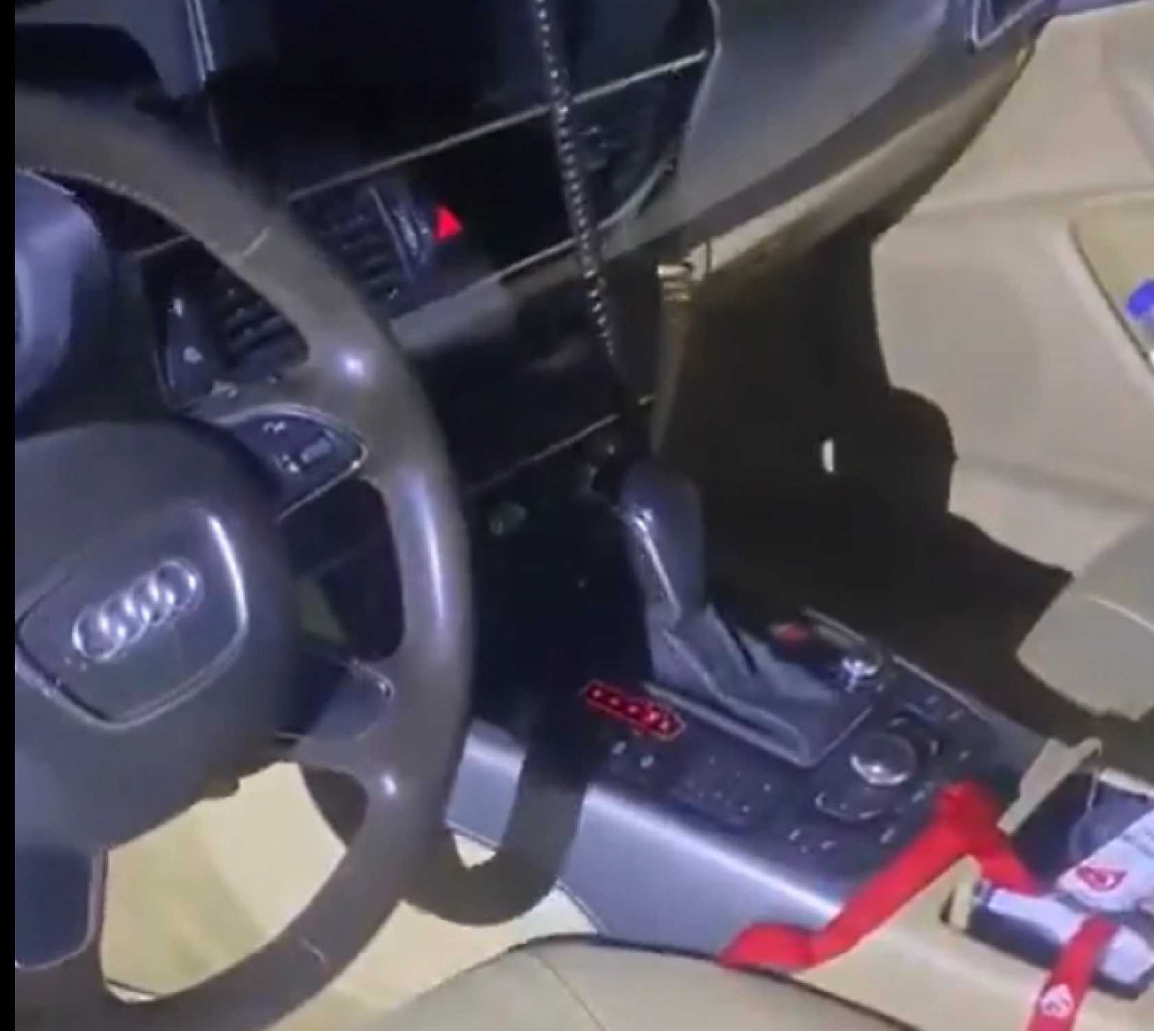 Malatya'da Çakar Kullanan Sürücüye Büyük Ceza: Araç Trafikten Men Edildi