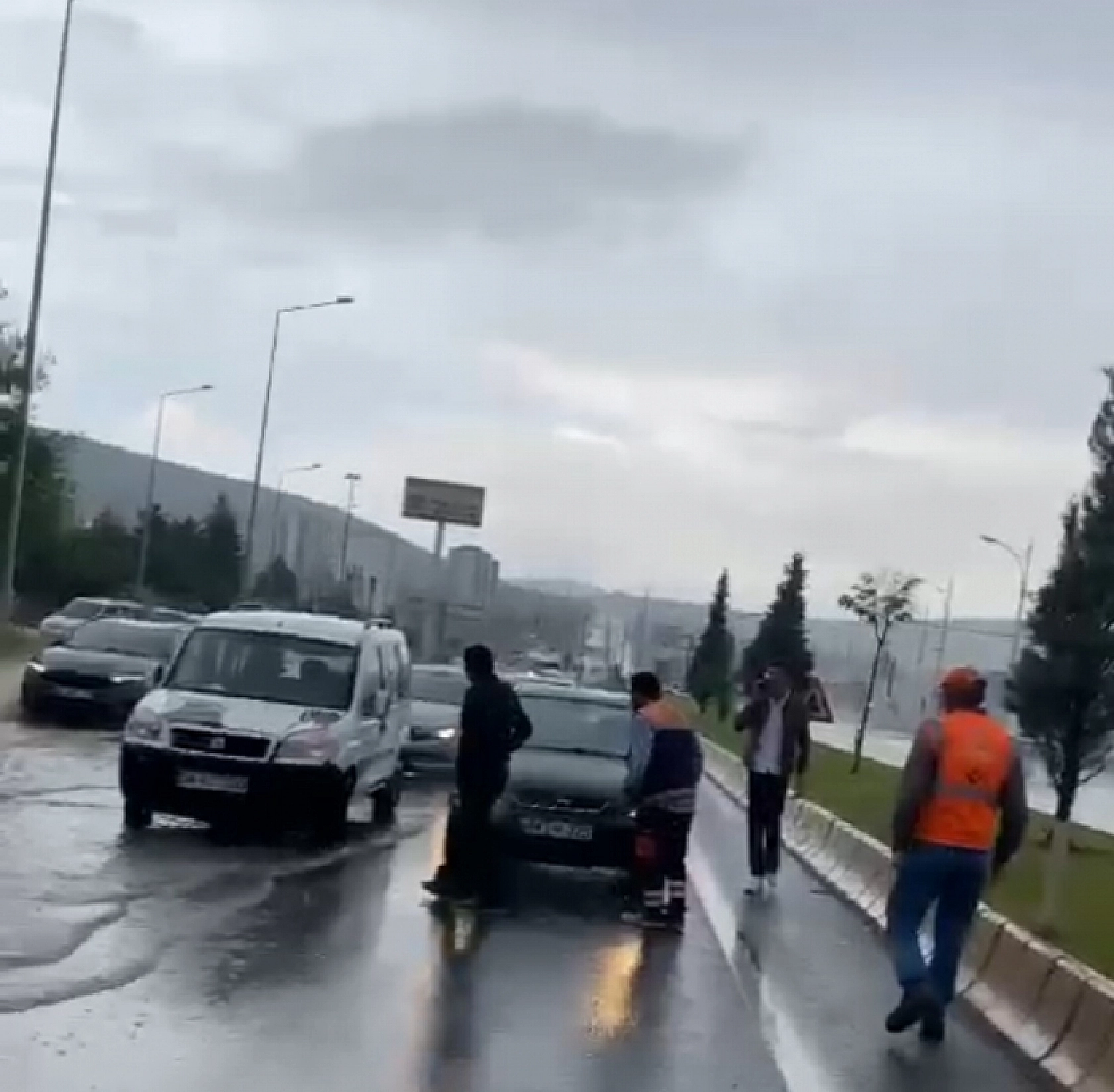 Malatya'da Yollar Göle Döndü! Araçlar Su İçinde Kaldı!