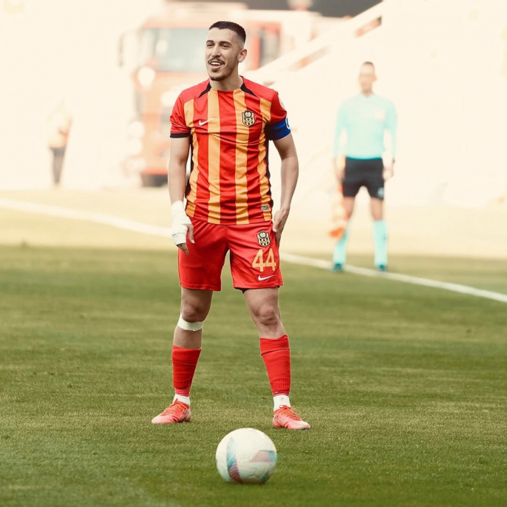 Yeni Malatyaspor'da kriz patladı: Futbolcular harçlıksız kaldı, kaptan isyan etti, takımı bıraktı!