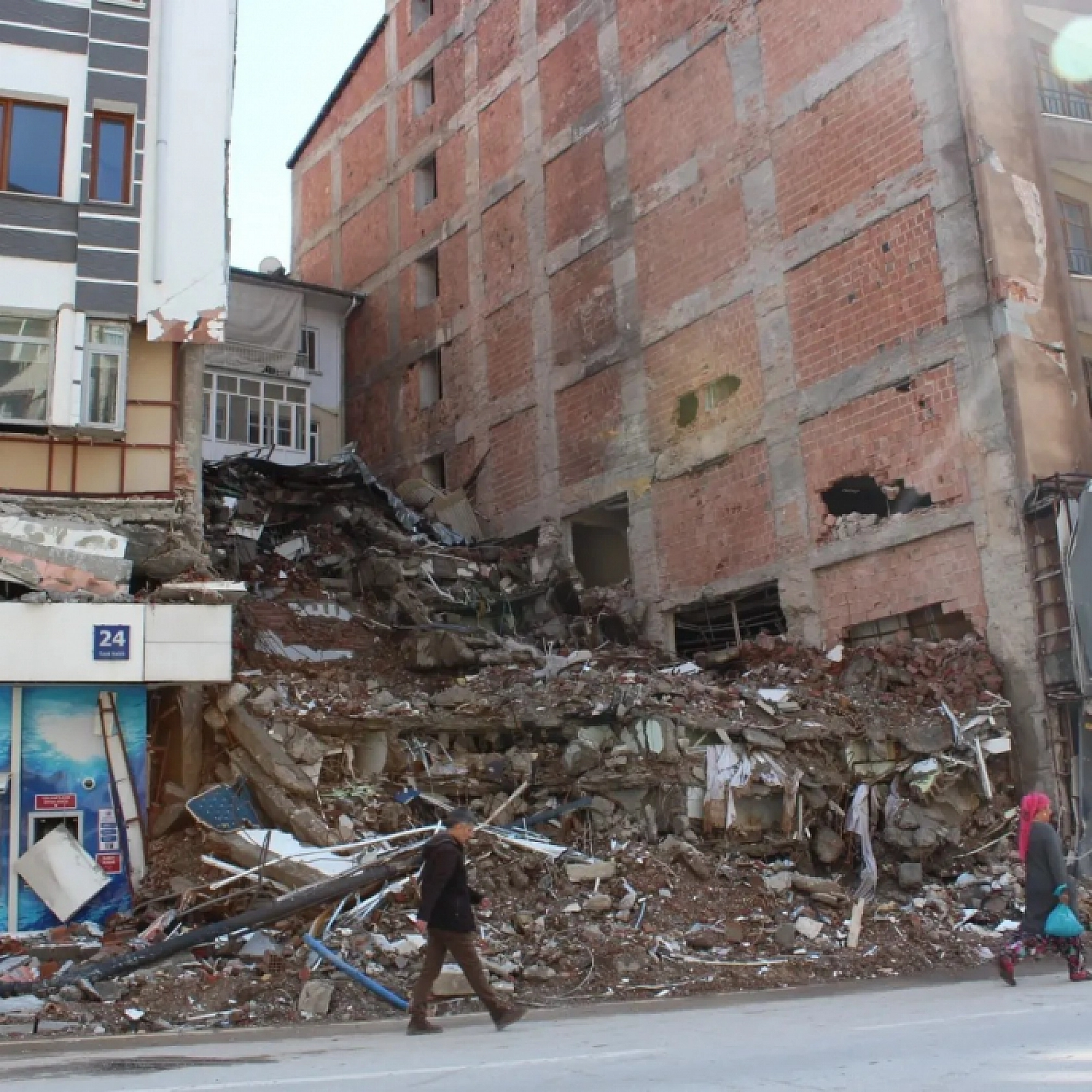 Bilimsel Verilerle O Bölge İşaret Ediliyor. En Riskli Bölgeleri Uzman Açıkladı...! Malatya'dan Sonra Bakın Hangi İl…