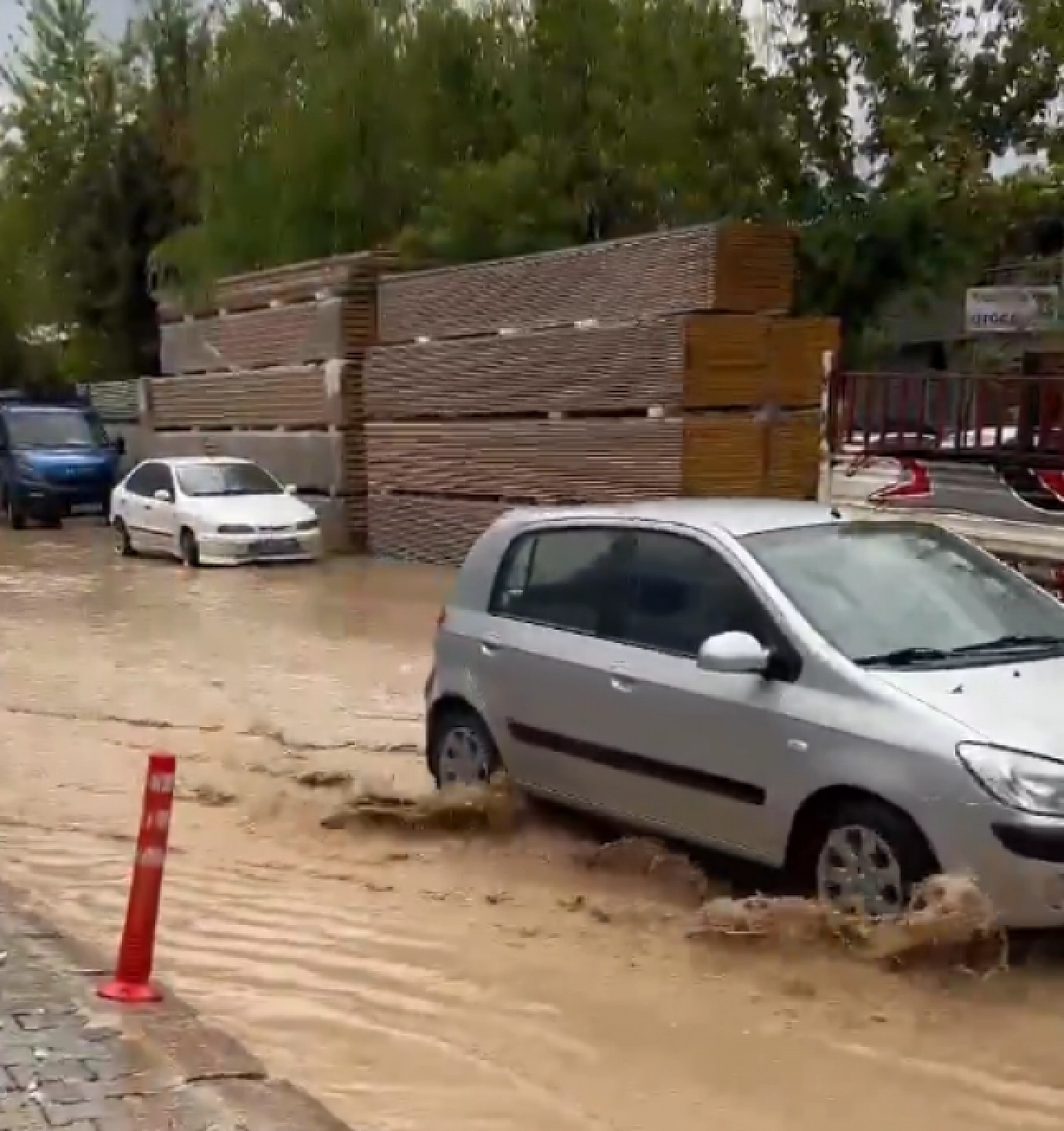 Malatya bir kez daha sele teslim: Yağmur değil, ihmal vurdu!