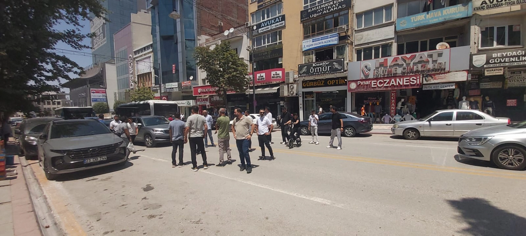 Malatya'da yıkım gerginliği! Esnaf isyan etti! Kışla Caddesi trafiğe kapattı!