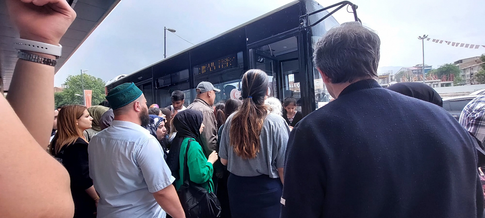 Malatya'da Ulaşım Çilesi Büyüyor: Seferler Azaltılıyor, Klimalar Kapatılıyor!