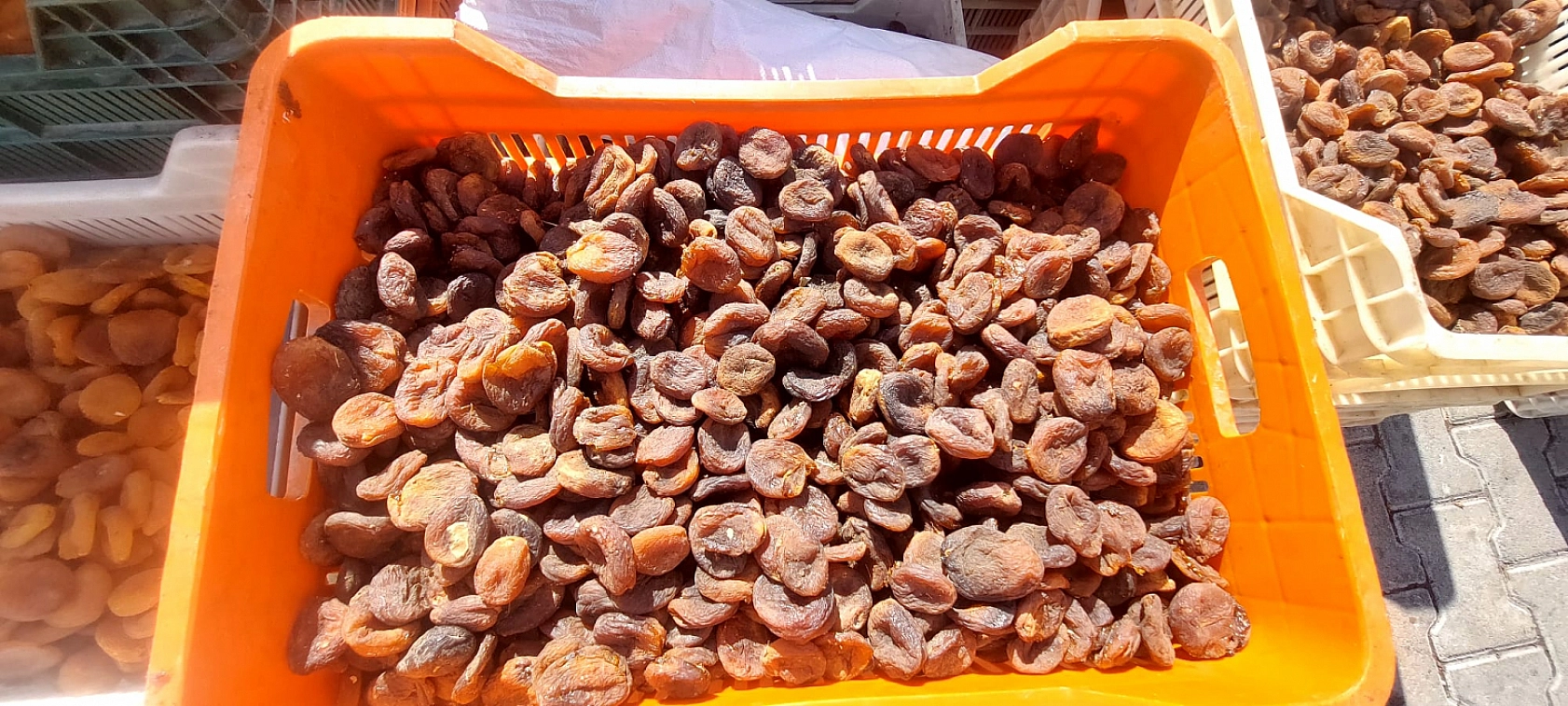 Tezgâhlara yaklaşanın cebi yanıyor: Malatya'da 350, İstanbul'da bin lira!