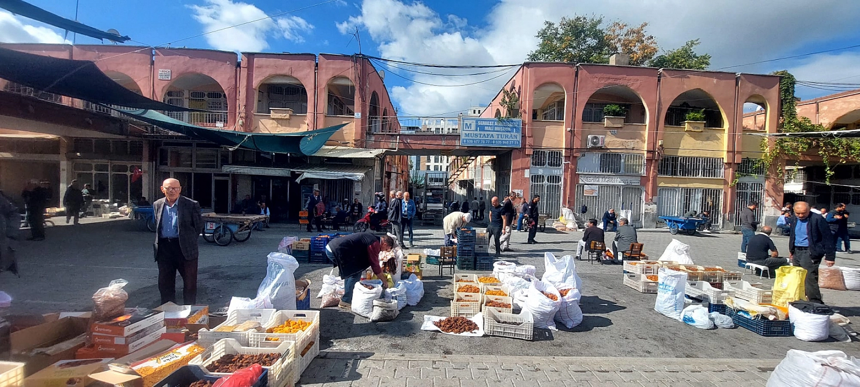 Tezgâhlara yaklaşanın cebi yanıyor: Malatya'da 350, İstanbul'da bin lira!