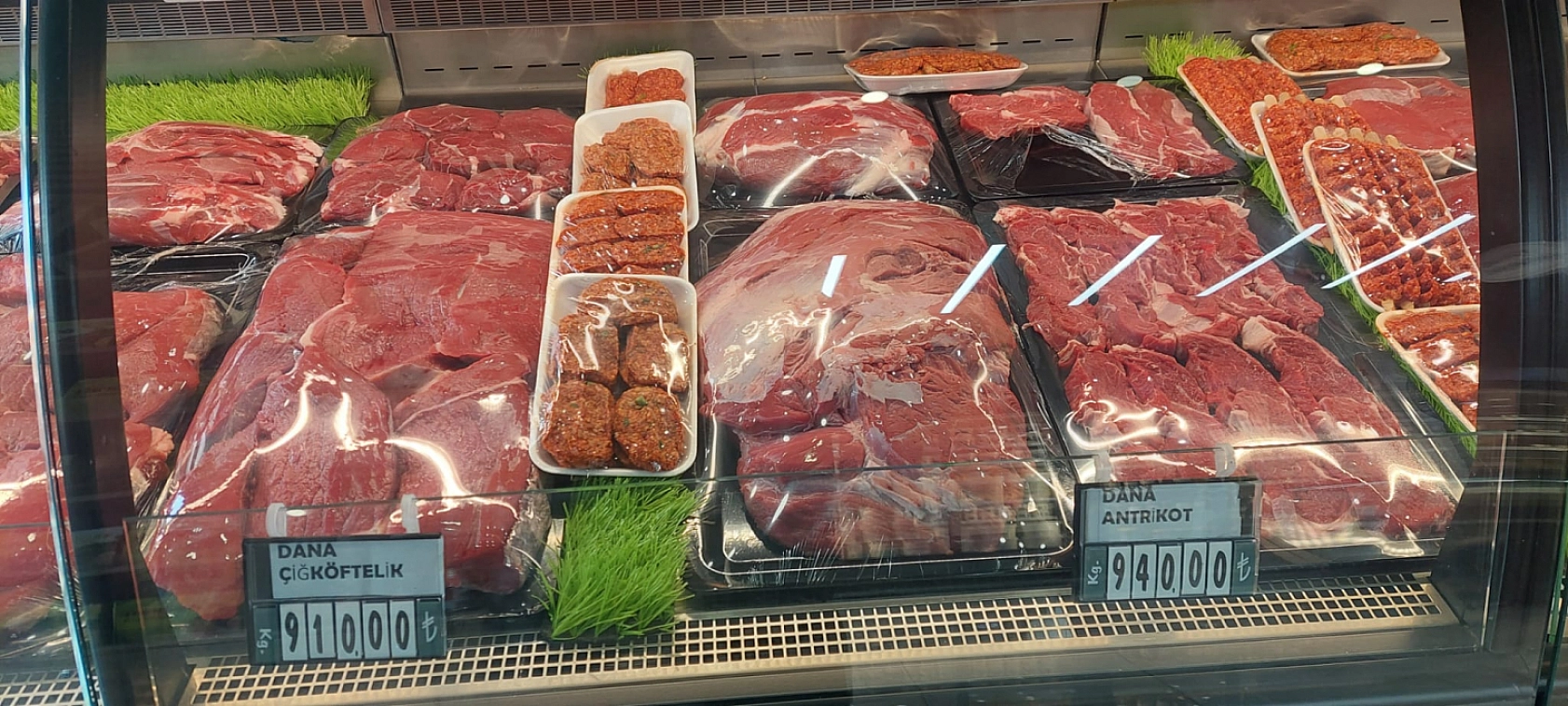 Mutfakta boş tencere dönemi! Kırmızı et fiyatı dört haneli rakamlara koşuyor!