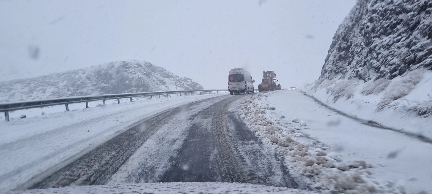 Kubbe Dağı beyaza büründü