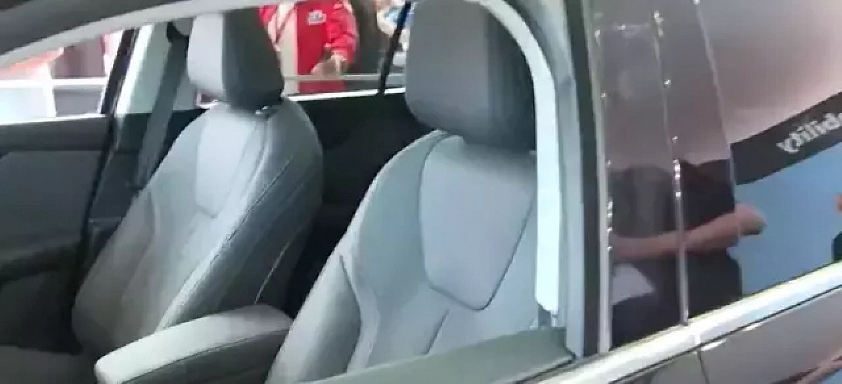 TOGG'un sedan modeli görücüye çıktı! Peki, ne zaman yollarda olacak? İşte merak edilen iç tasarımı...