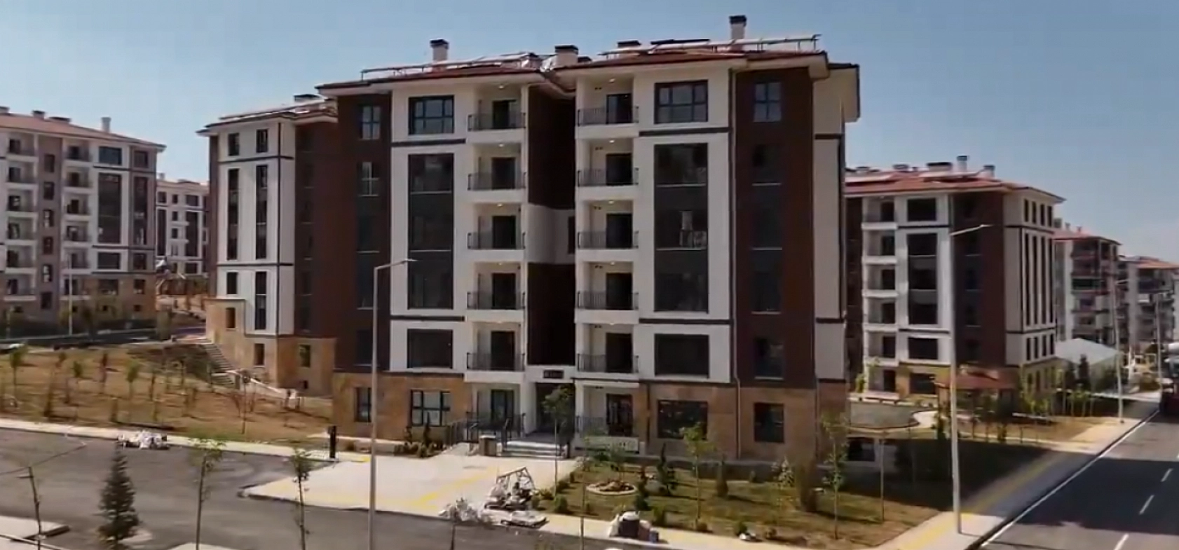 Malatya'da 345 Konut ve 4 Dükkan Sona Gelindi: Vali Yavuz, Son Halini Paylaştı...