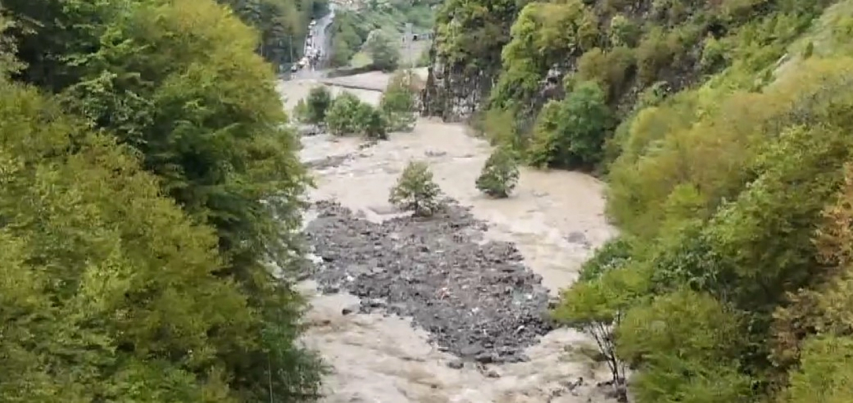 Karadeniz şiddetli yağışa teslim
