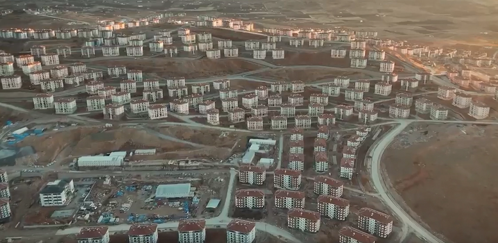 Malatya'da Konutlar Bir Bir Yükseliyor: Vali Yavuz, Görselleri Paylaştı…