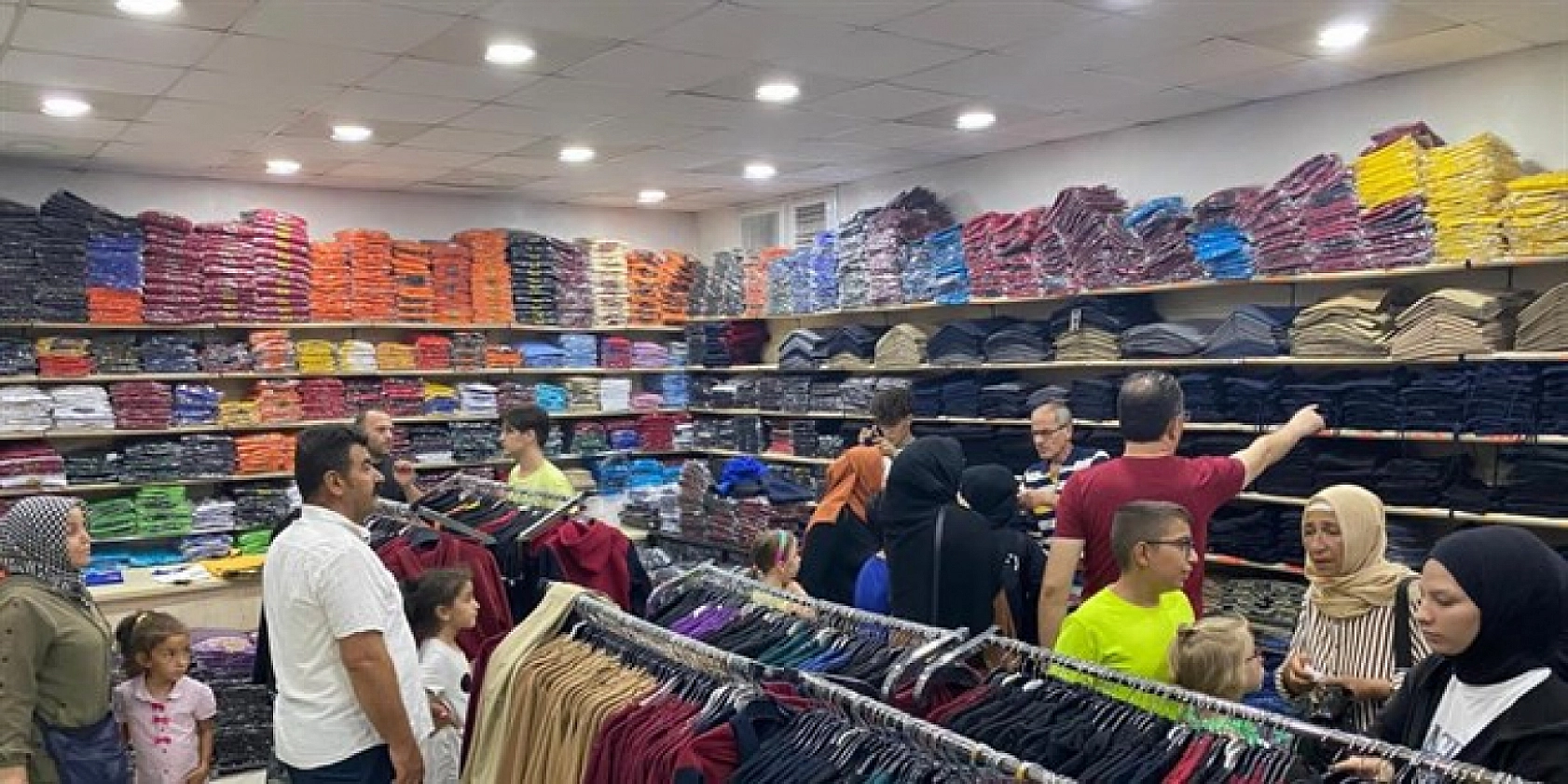 Malatya'dan iddialara ret: Kıyafet tek yerden satılmıyor!