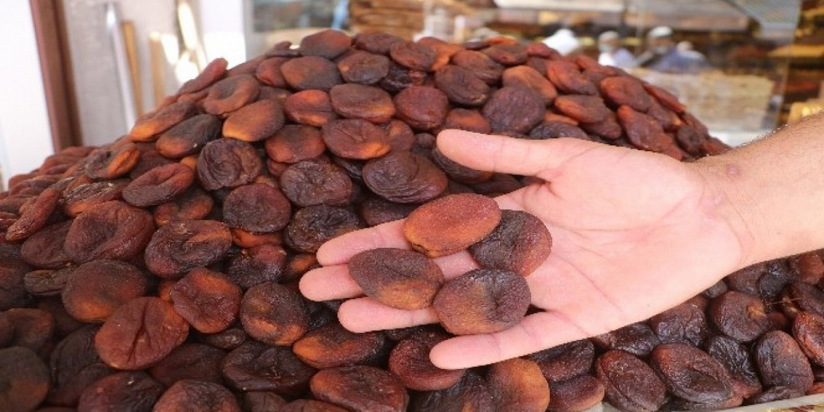 Kuru Kayısı Fiyatı Şaşırttı: Bu Defa Marketler Değil Üretici Kazandı!