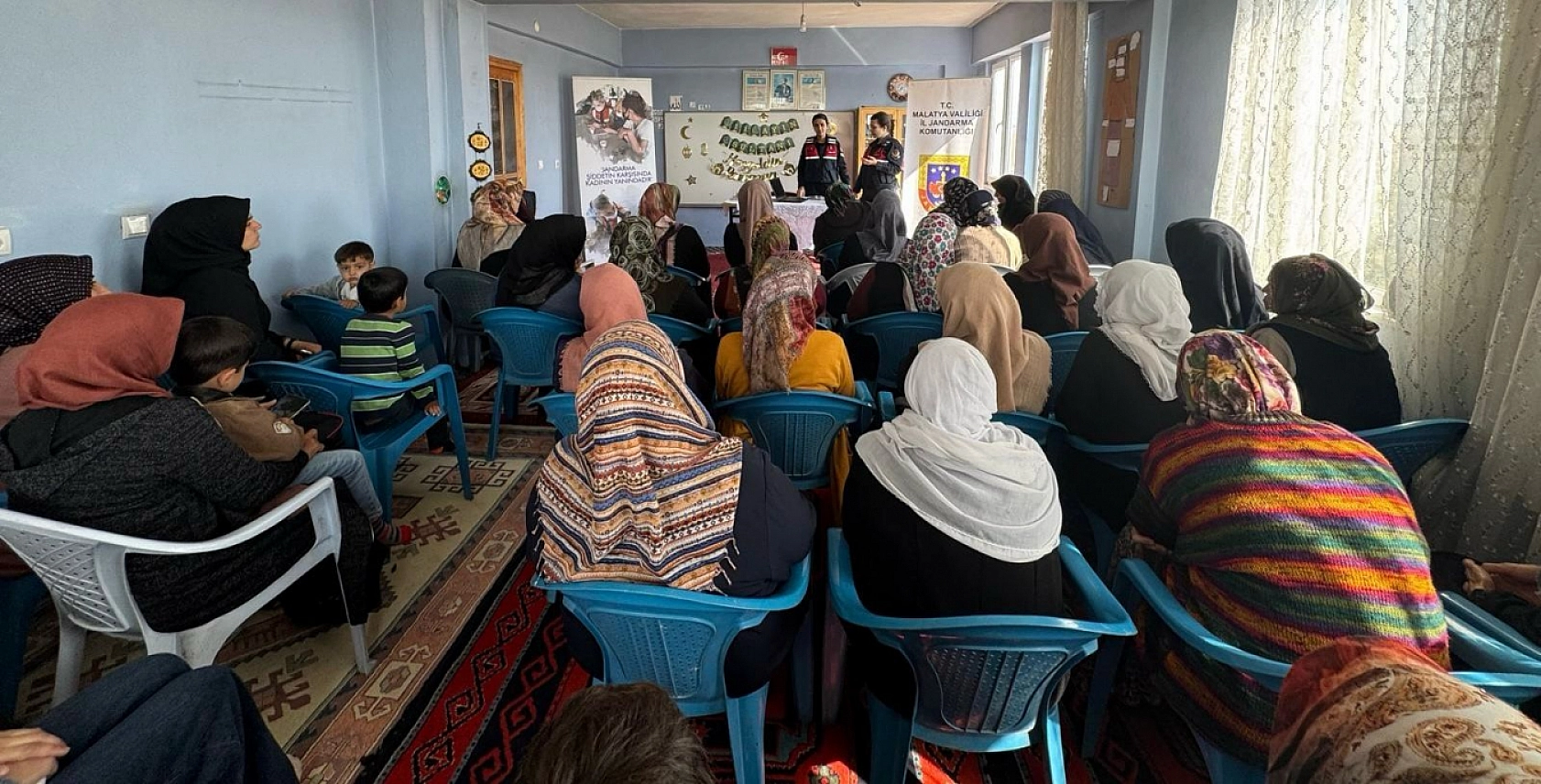 Malatya'da kadınlara KADES ve şiddetle mücadele eğitimi verildi