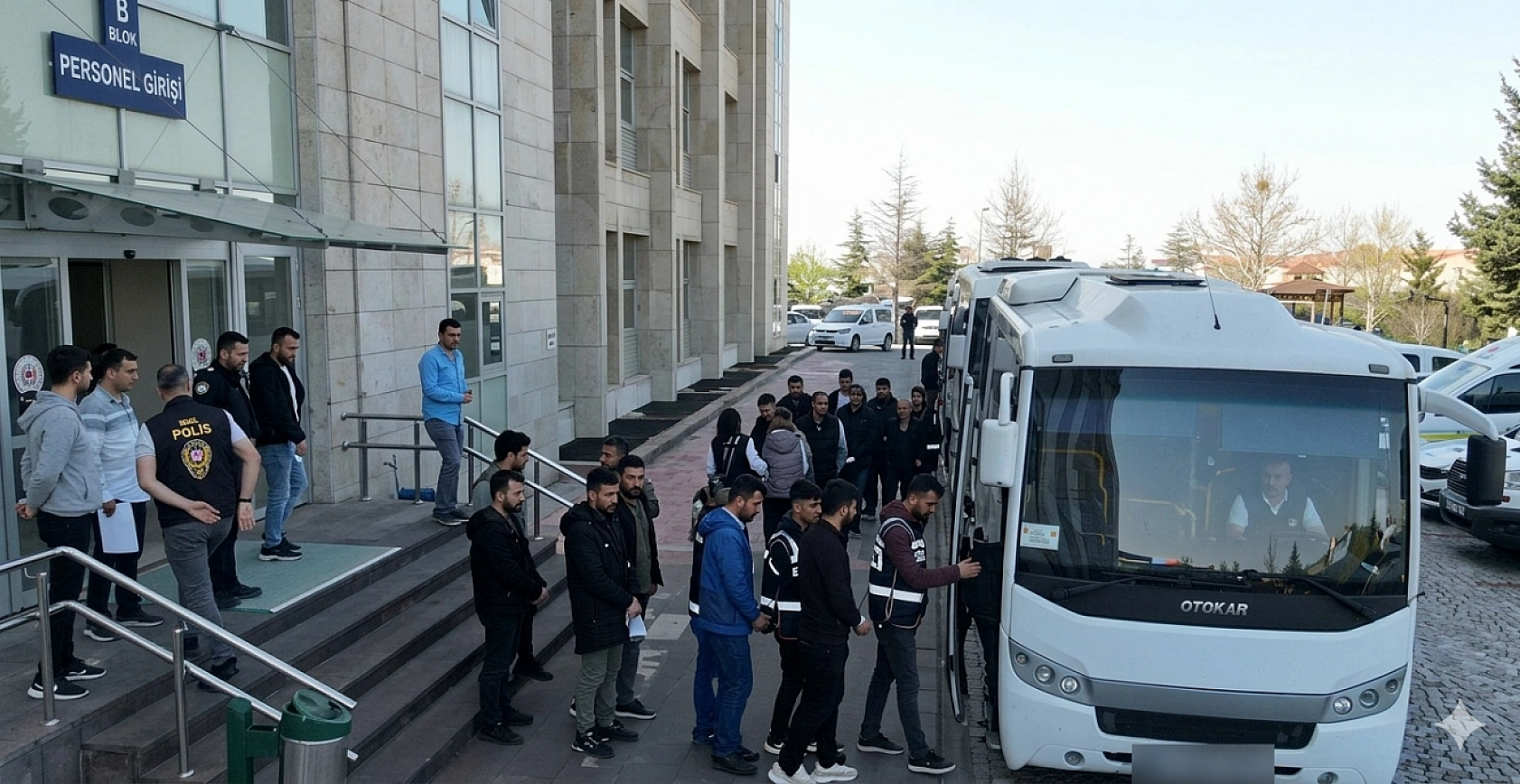 9 Milyar TL'lik Vurgun: Malatya ve 12 İlde Yasa Dışı Bahis Operasyonu!