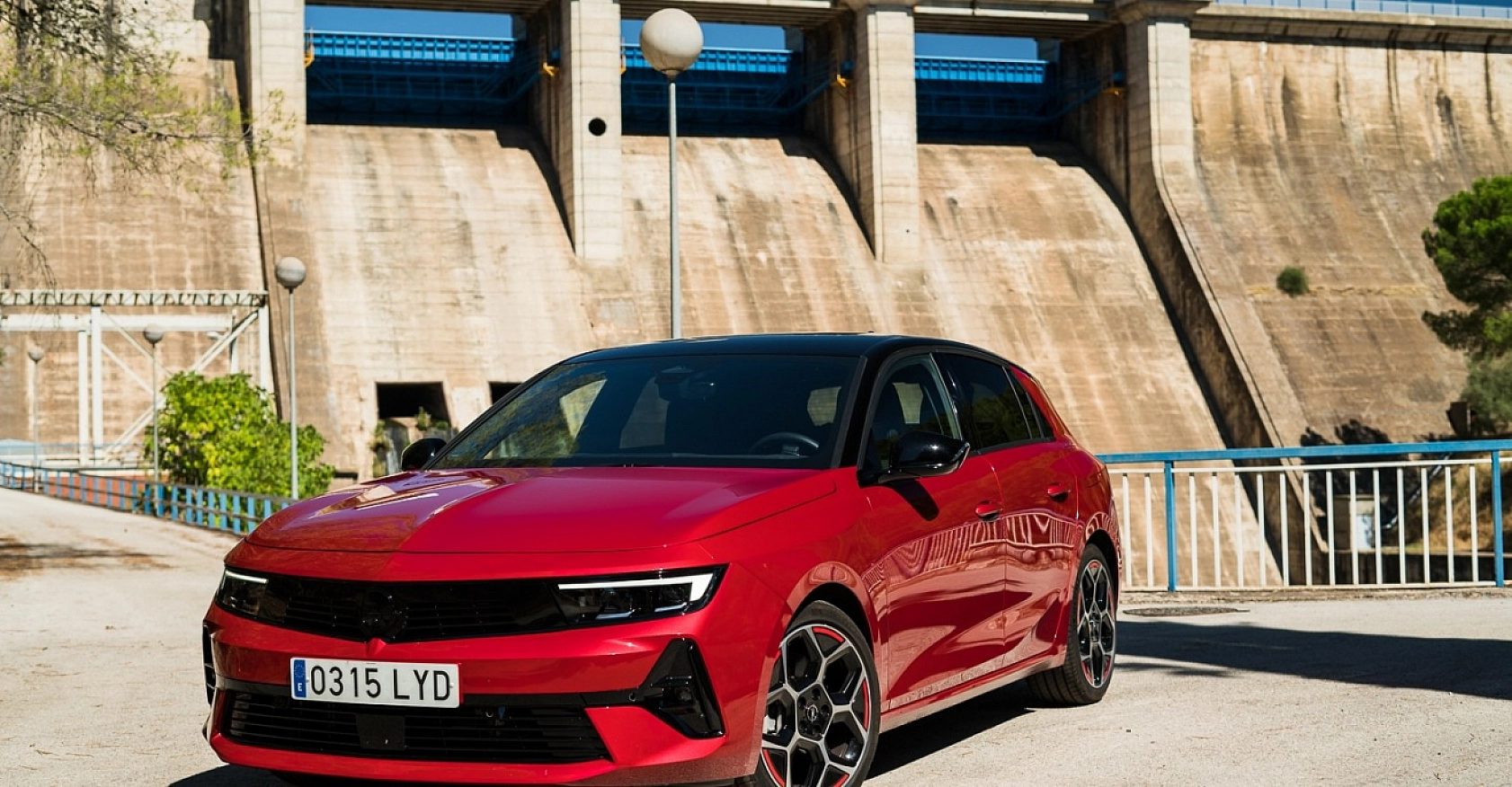 Enflasyon ve kur artışı otomobil sektörünü vurdu: Yeni araç almak hayal mi oluyor?