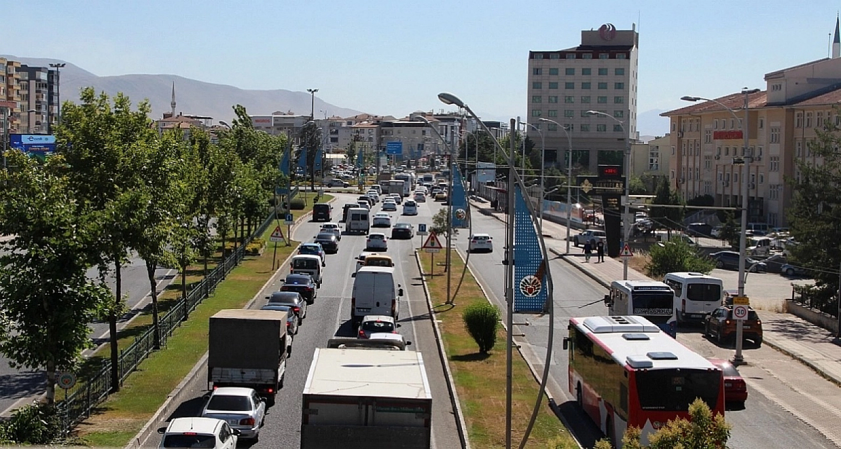 Malatya'da araç sayısı 247 bini aştı: Trafik çilesi büyüyor