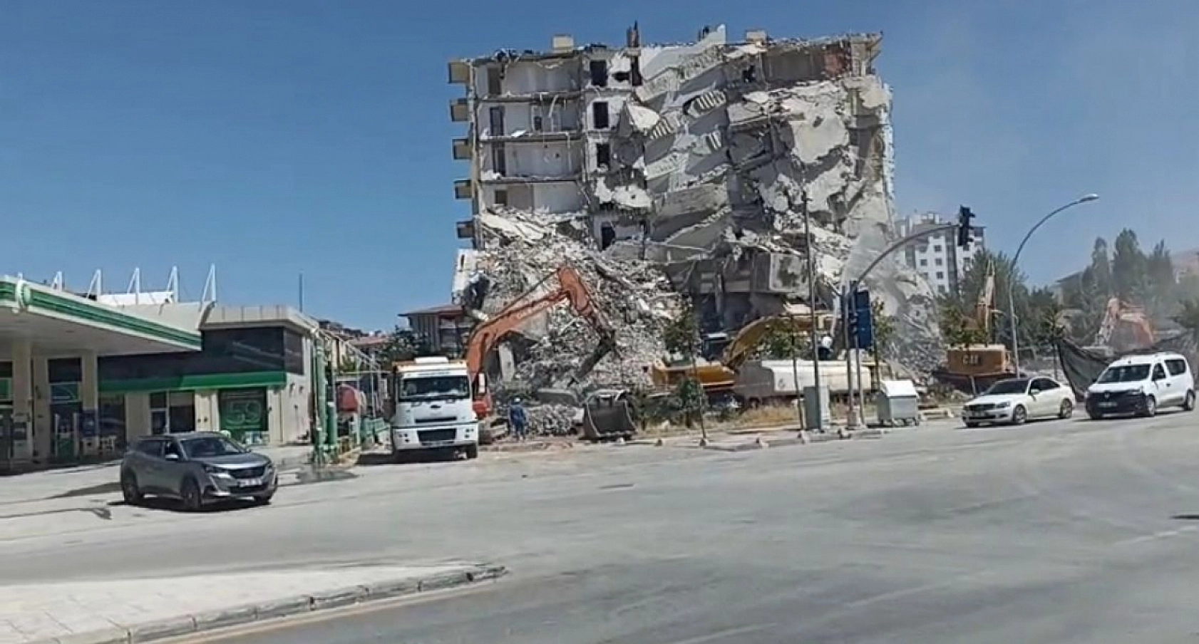 Malatya'da Valiler, Başkanlar Değişiyor! Sistem Değişmiyor | 'Kim Denetliyor'