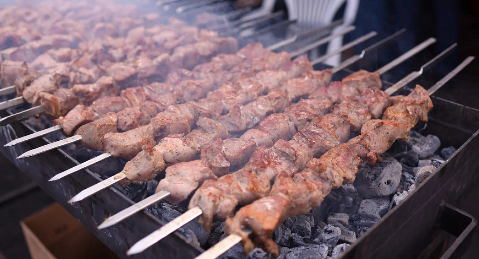 Kayısı, kebabı solladı! Adanalılar Malatya'nın sırasını hazmedemedi!