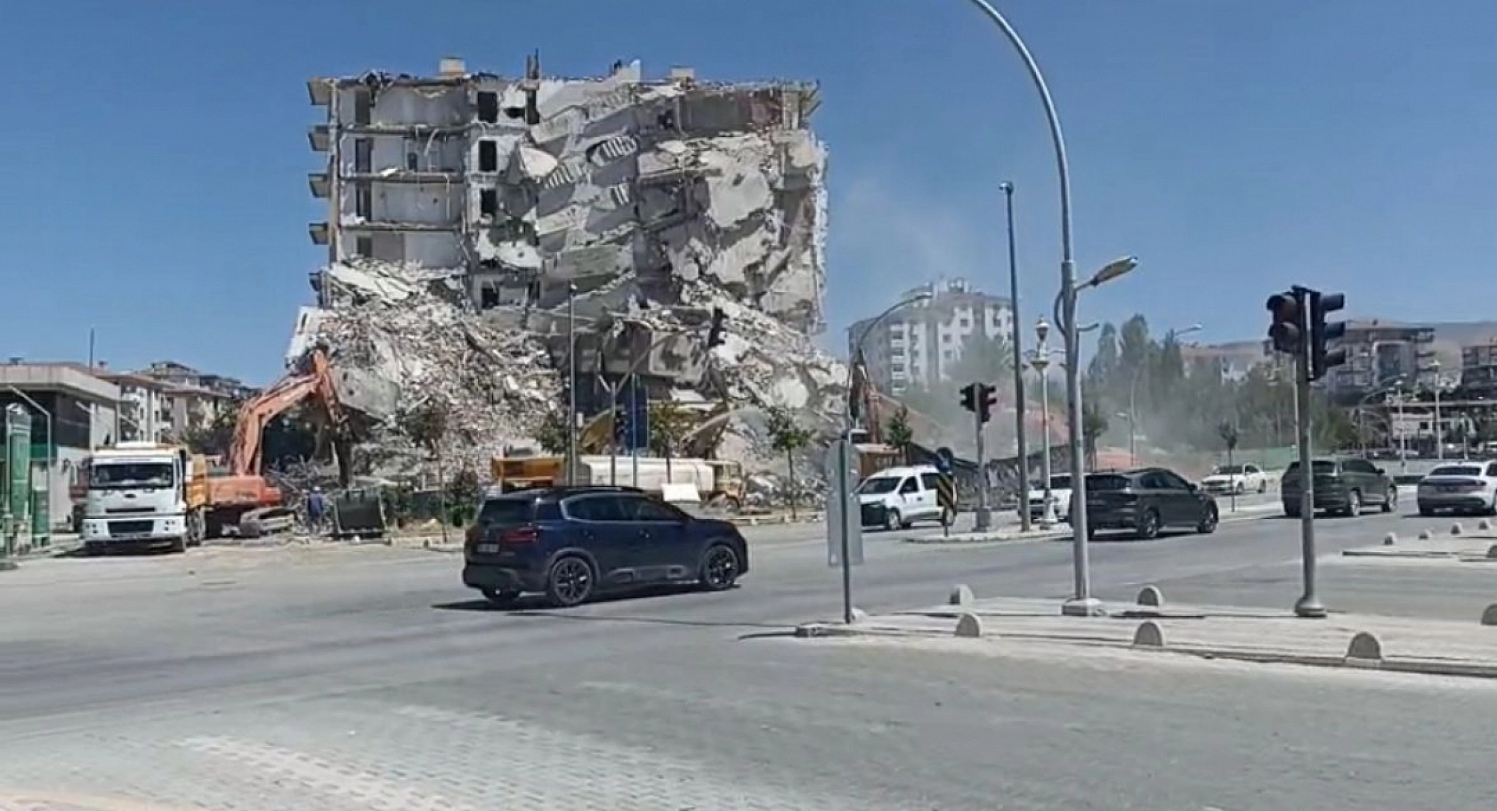 Malatya'da Valiler, Başkanlar Değişiyor! Sistem Değişmiyor | 'Kim Denetliyor'