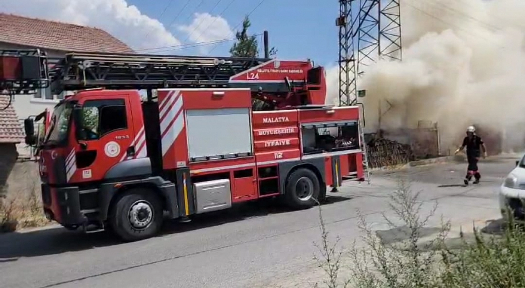 Malatya'da korkutan yangın: Elektrik kabloları faciaya neden oluyordu