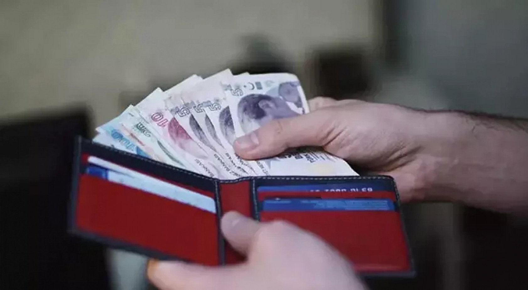 Açlık ve Yoksulluk Sınırı Açıklandı: Vatandaş, Vergiden Mutfağa Para Ayıramıyor!