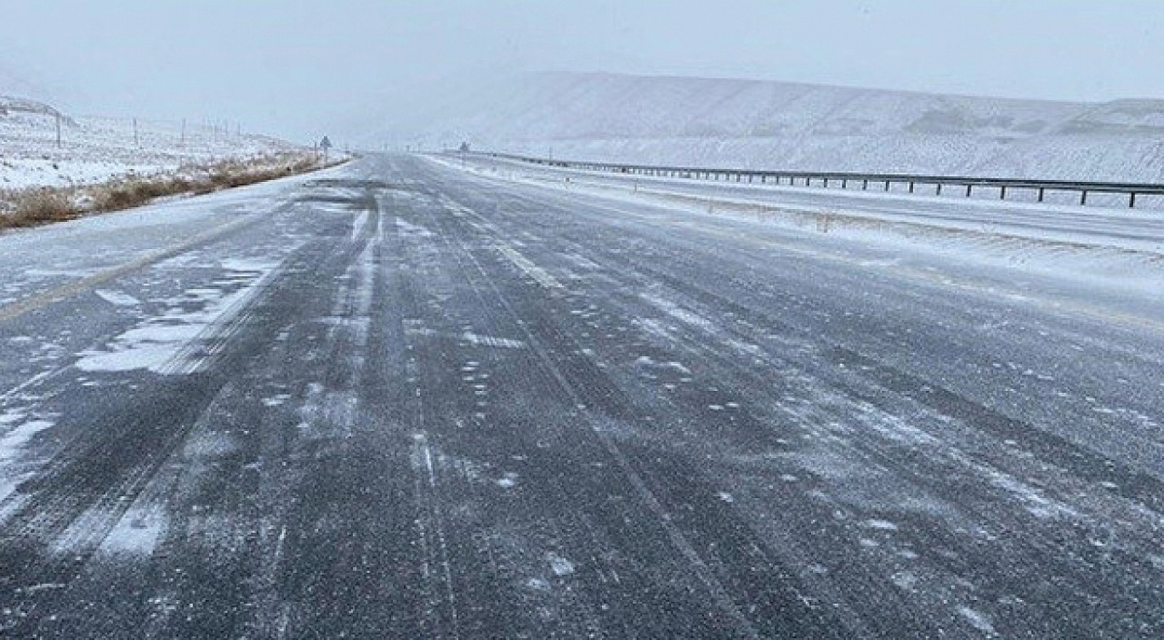 Vali Yavuz Sürücüleri Uyardı! Malatya-Kayseri Yolunda Kar Yağışı Etkili...