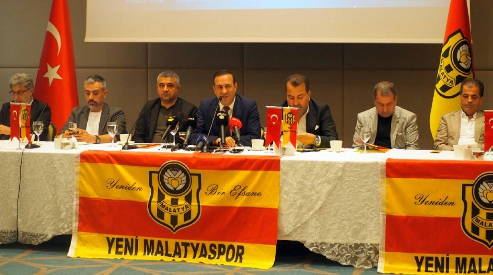 Malatyaspor'da Kriz! Başkan Yok, Takım Satılık!
