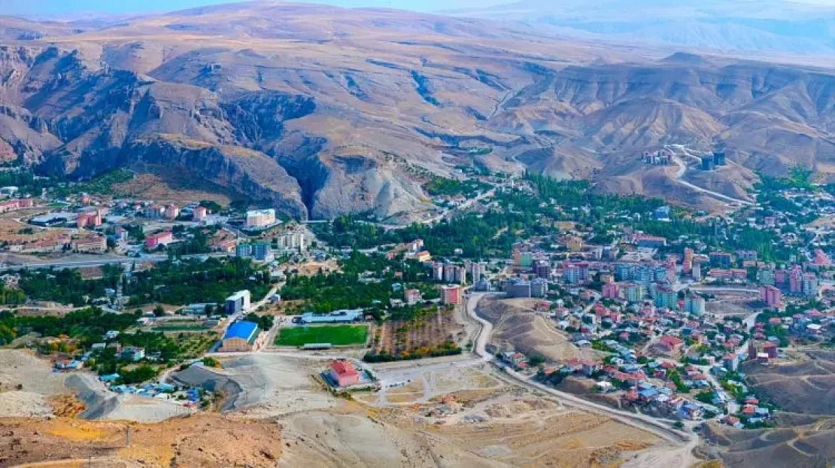 Malatya'da ilçeler arasında yüzölçümü sırası: Hekimhan 1'inci Sırada, Doğanyol 13'üncü sırada yer aldı..