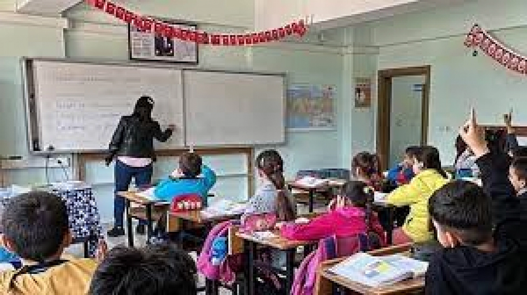 Zorunlu Eğitim Süresi Kısaltılmalı Mı? Öğrenciler Uzun Eğitim Sürecinden Nasıl Etkileniyor? Öğretmenlerin Düşünceleri Neler? İşte Yanıtı…