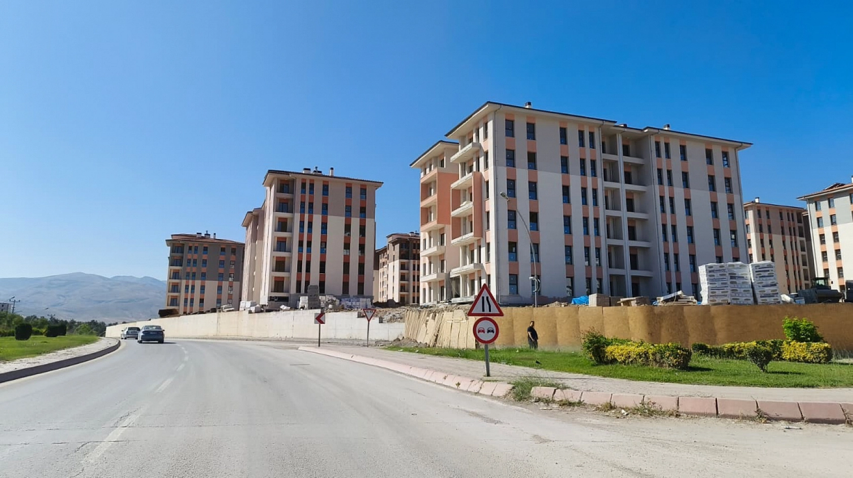 Malatya'da tamamlanan 750 dairenin 3'ünü teslim ettiler…