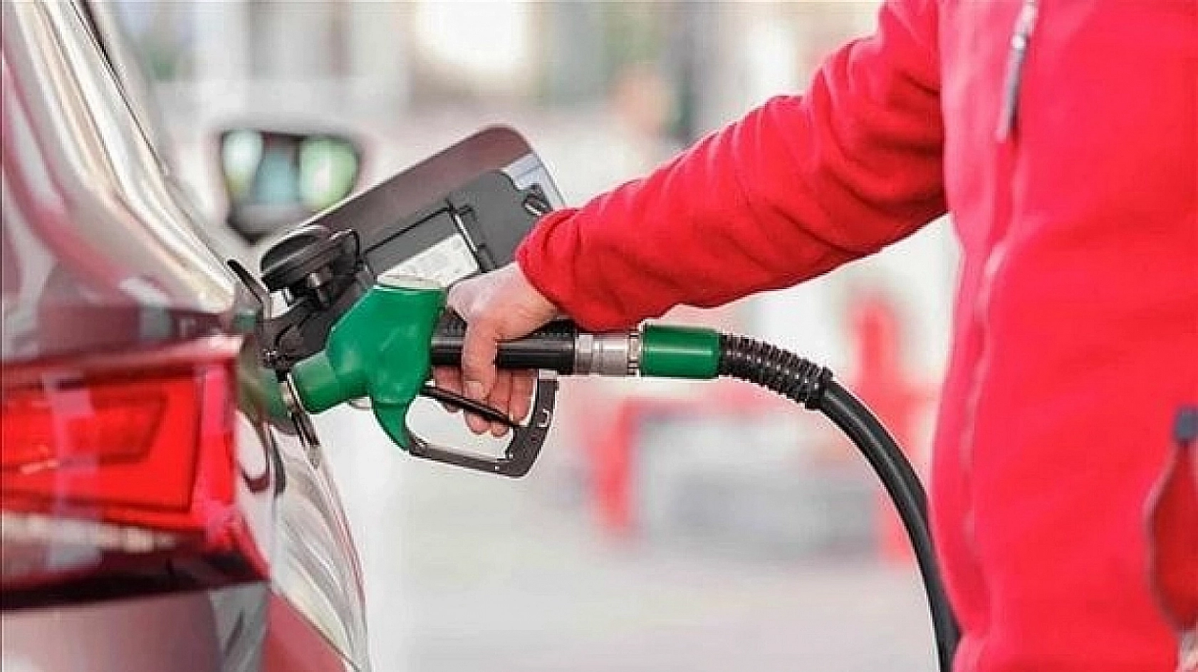 Benzin fiyatlarına bir zam daha: 6 günde 4. zam geliyor!