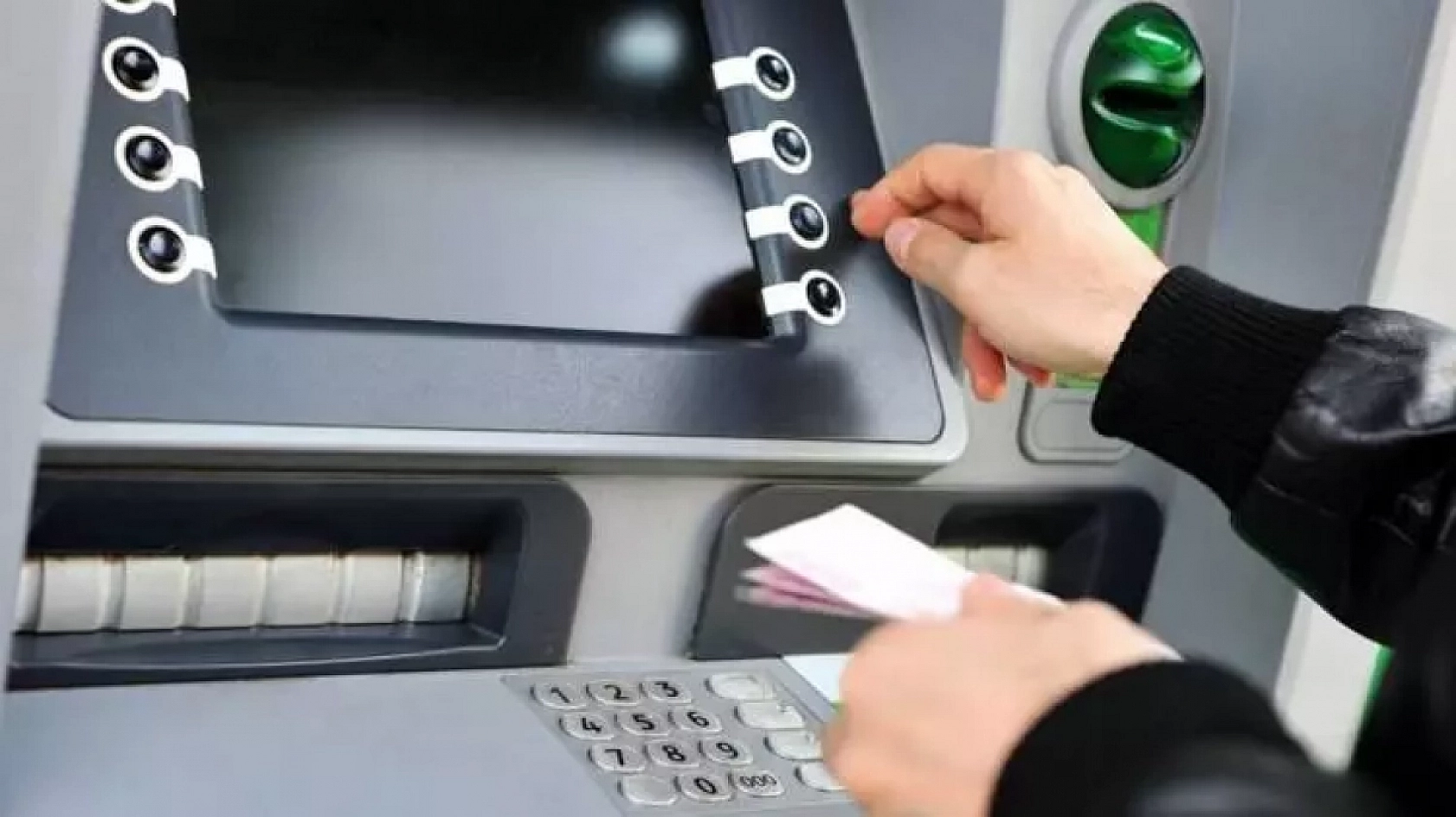 ATM'lerde Para Çekme Limiti Güncellendi: Artık O Miktarda Para Çekilebilecek!