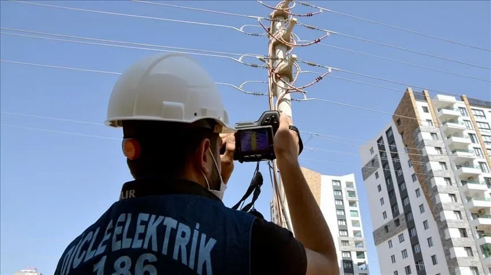 Cebinizi yakabilir! Elektriğin en pahalı olduğu saat açıklandı