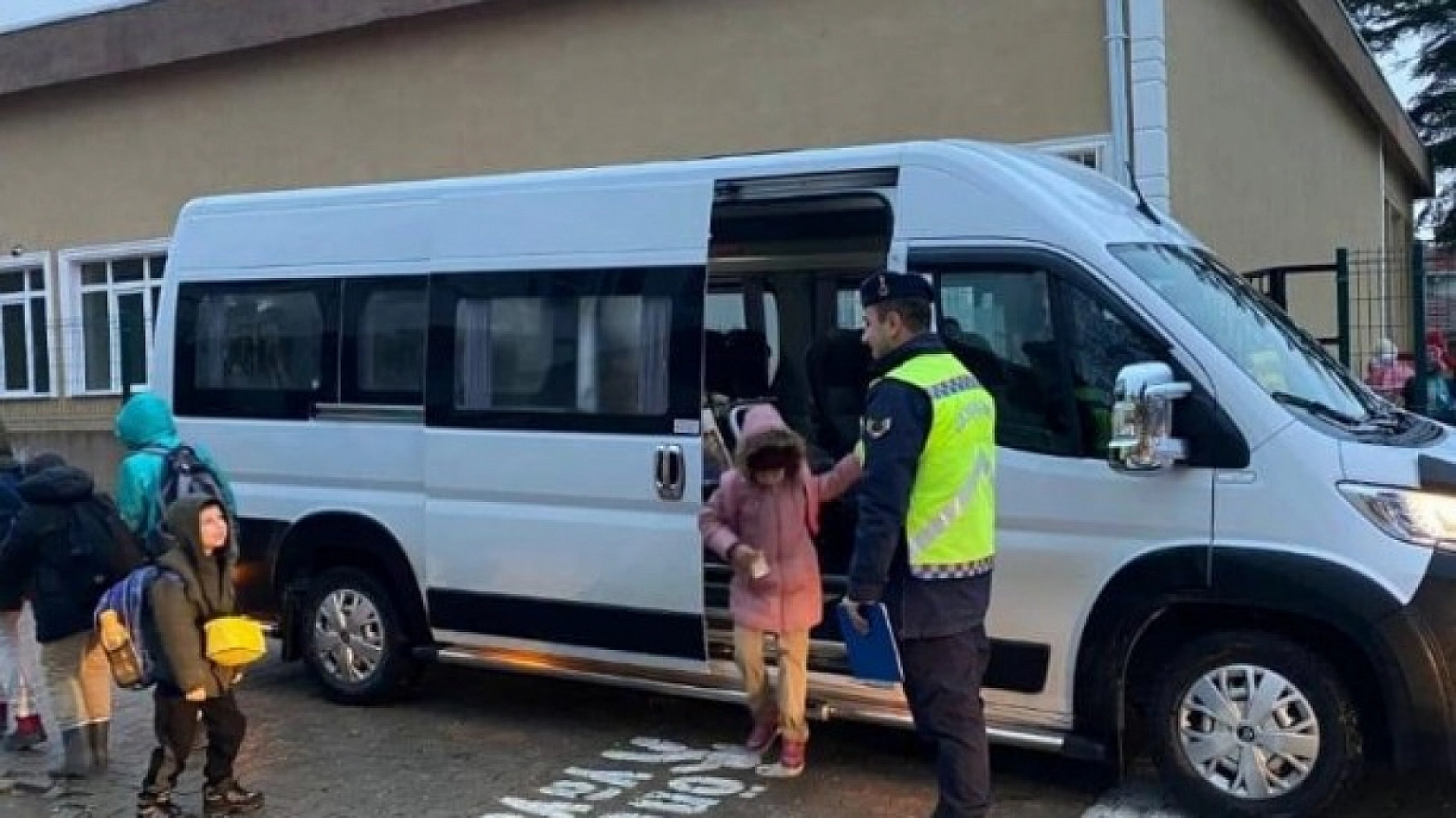 Öğrenci Velilerine Müjde: Büyükşehir Zammı Reddetti!