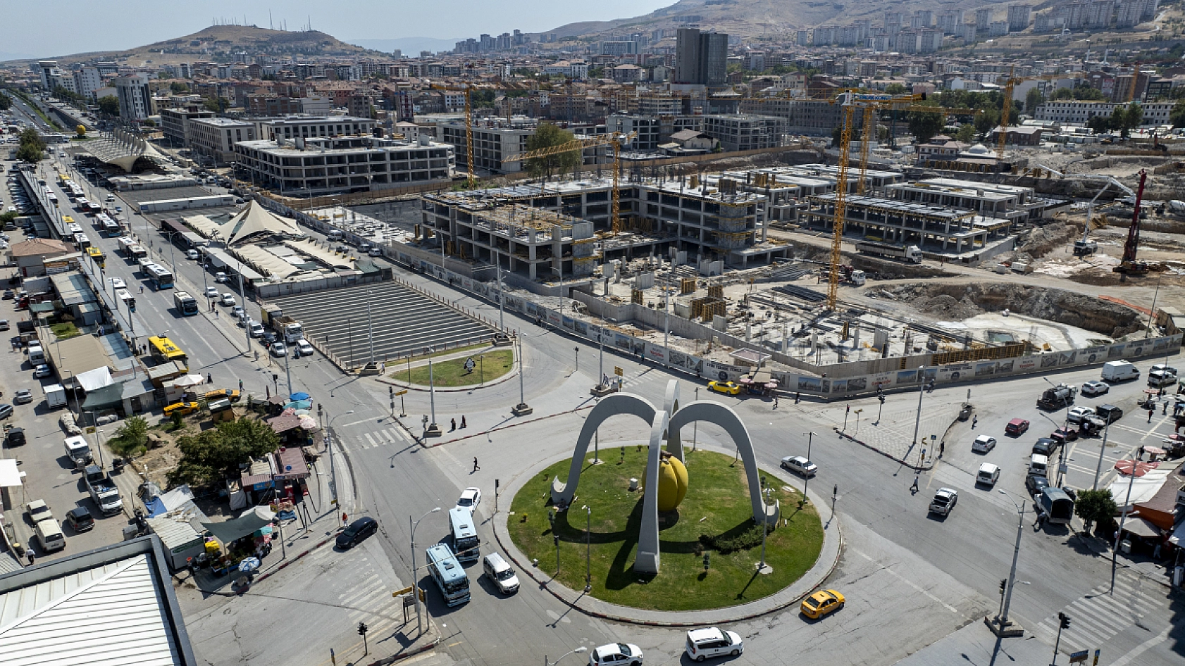 Er, Tek Tek Açıkladı: Malatya'da Kaç Konut ve İş Yerinin İhalesi Yapıldı? İşte Detaylar...
