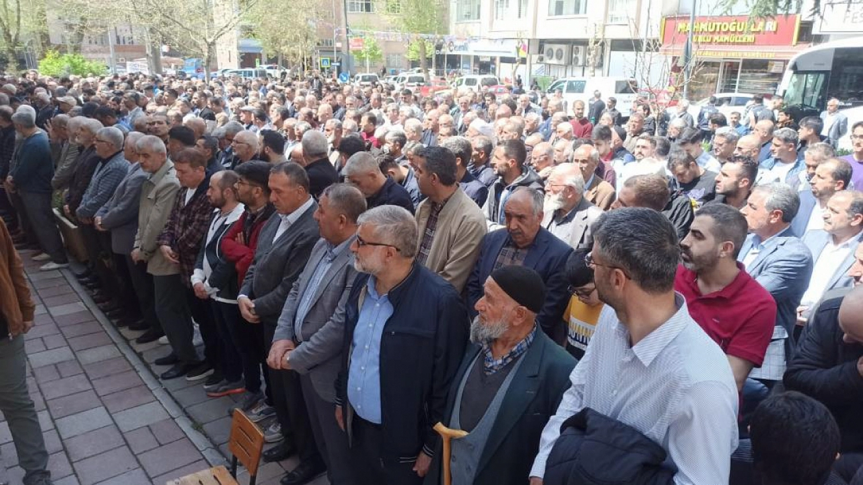 Ümmet Gazze'yi Unuttu..!