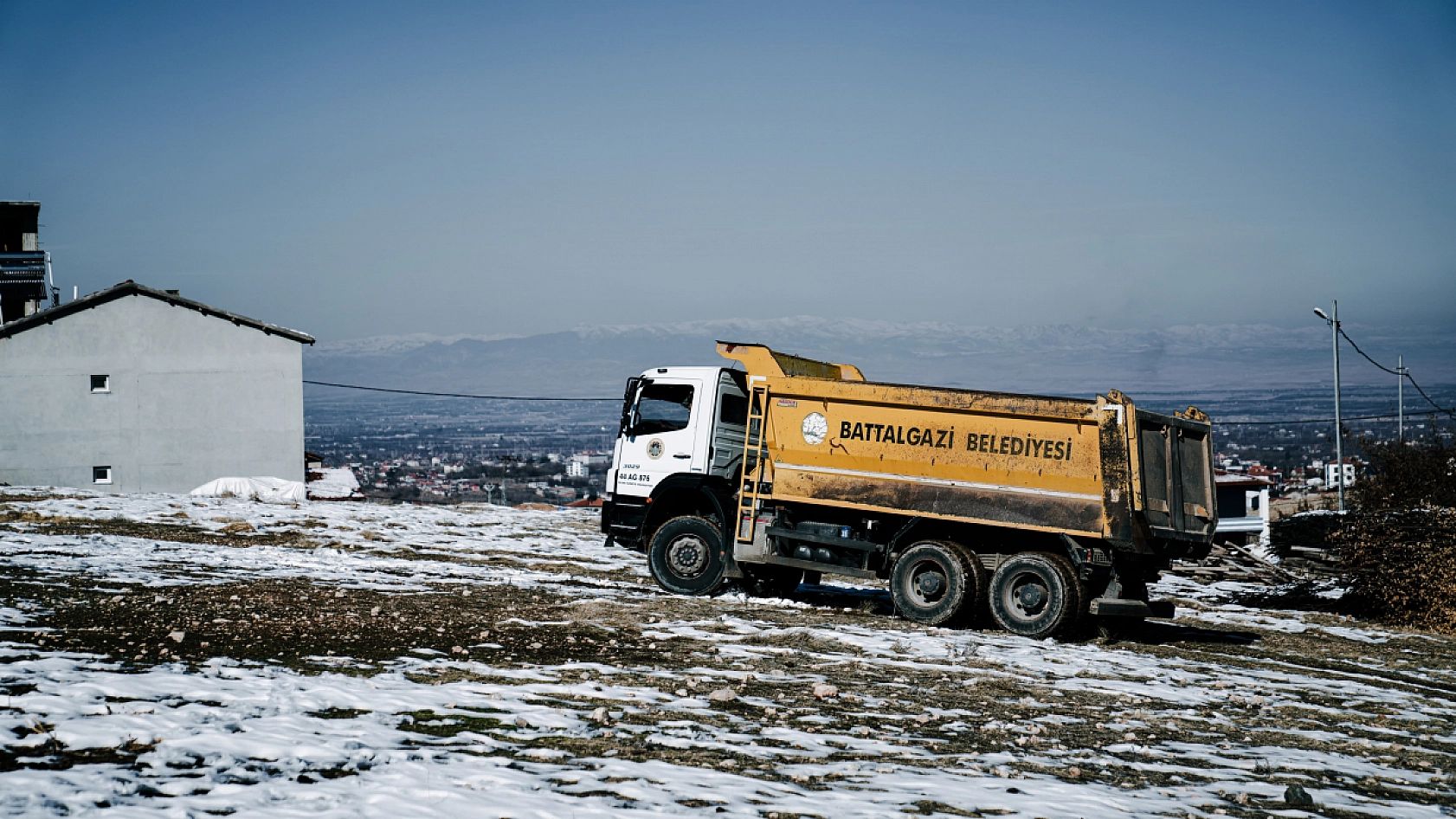 Malatya'da 22 kamyon, 2 kepçe ve 30 kişilik ekip sahaya indi