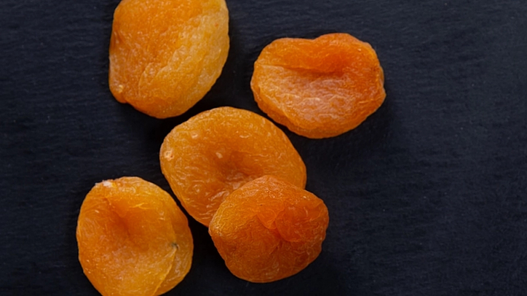 İbn-i Sina'nın Tavsiyesi: Günde 100 Gram Yiyince Gelen Mucizevi Etki!