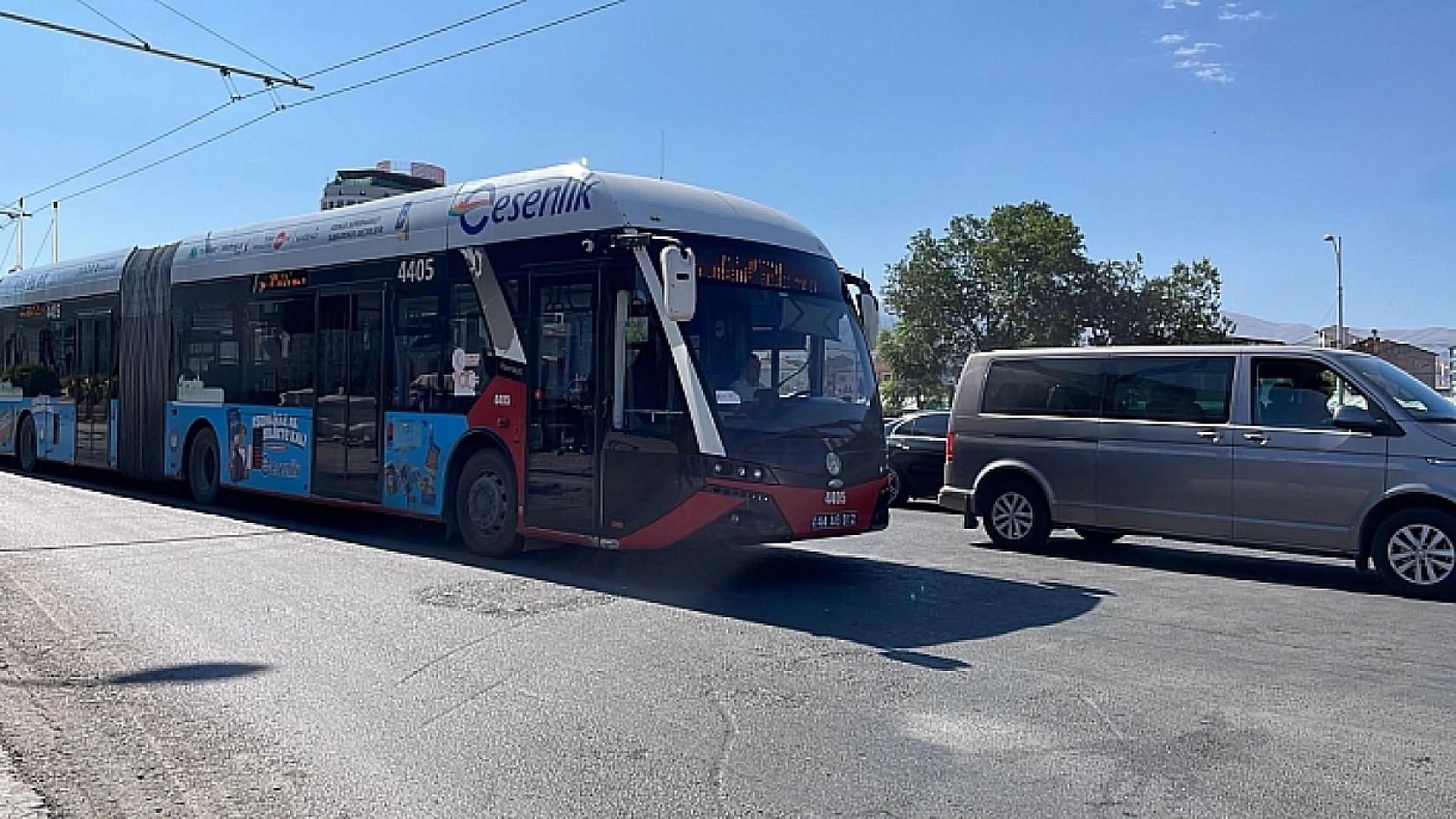 Malatyalılar Ulaşım Zammına Tepkili: 'Evini, İşini Kaybeden Şehre Maliyetli'
