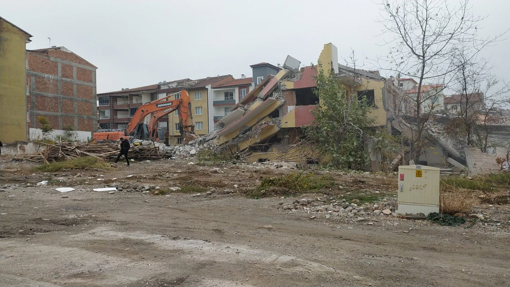 Malatya'da O Mahallede Değişim Başlıyor! İlk Yıkım Tamamlandı...