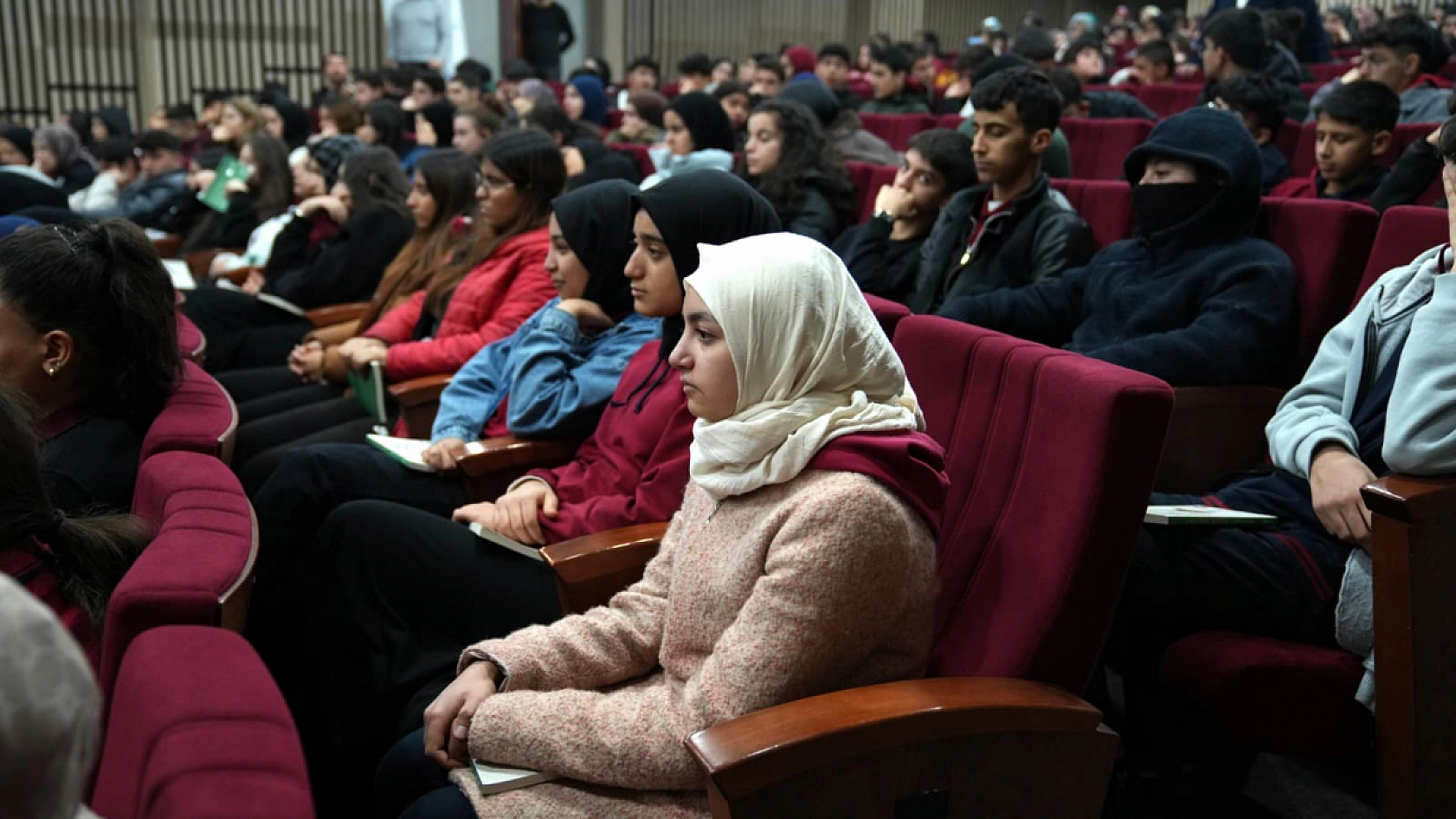 Mescid-i Aksa ümmetin evidir