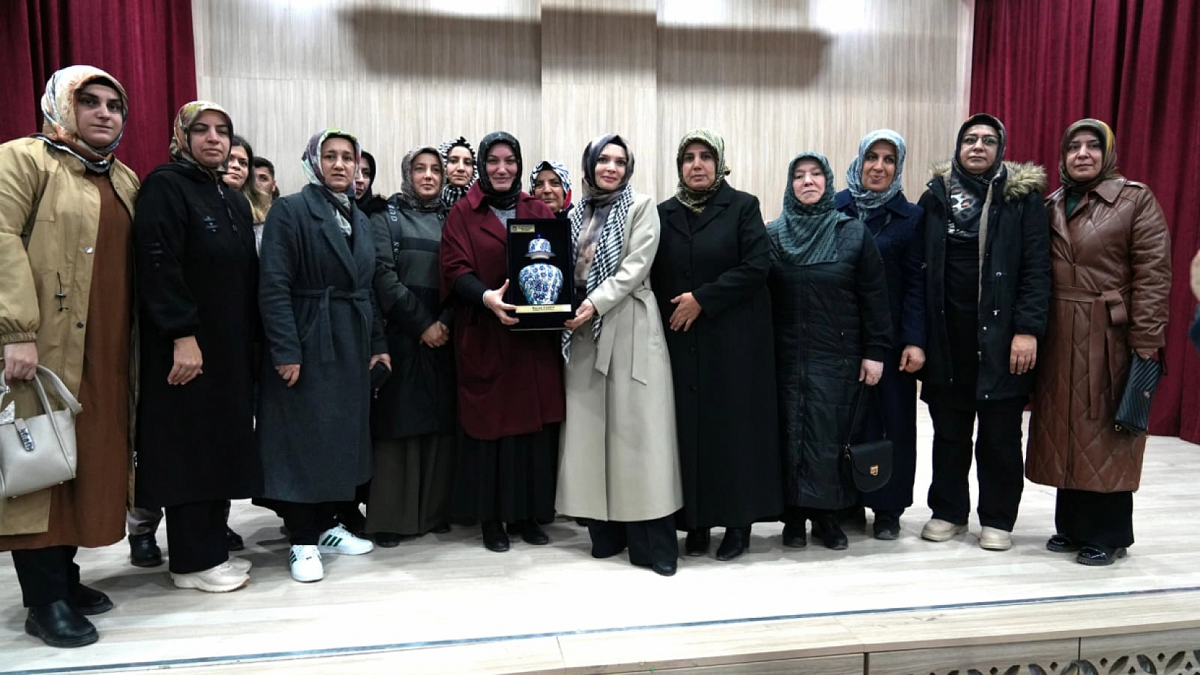 Mescid-i Aksa ümmetin evidir