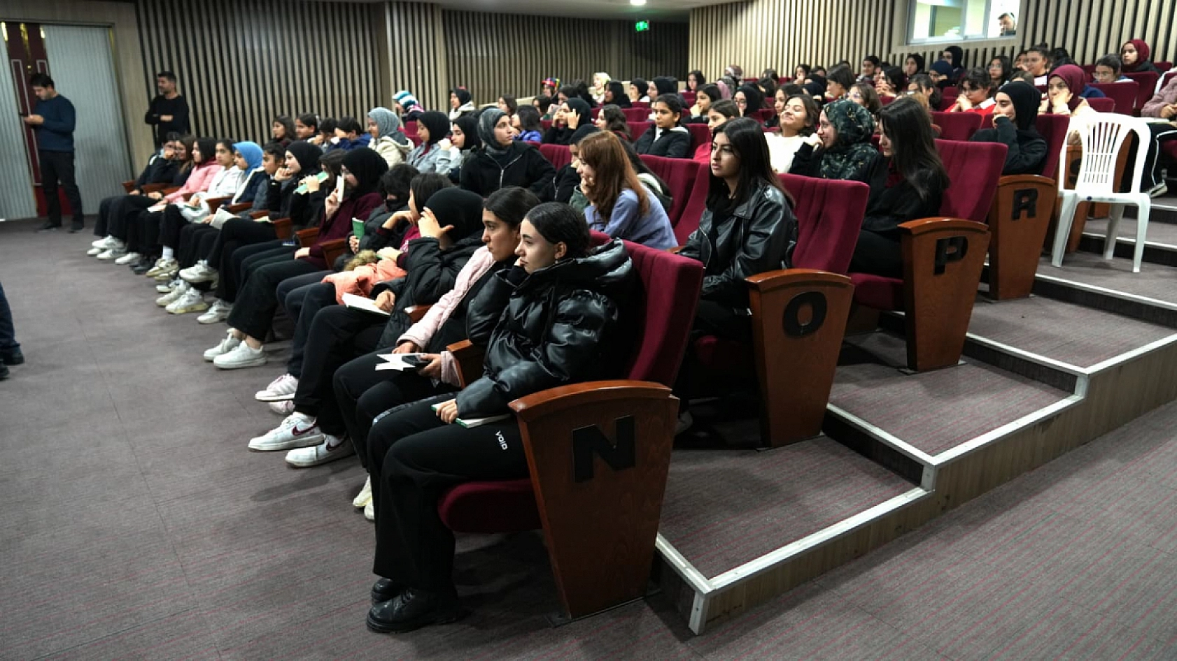 Mescid-i Aksa ümmetin evidir