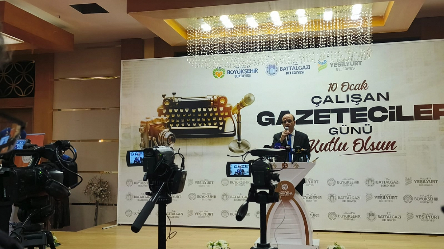 'Basın Şehrin Vicdanıdır'