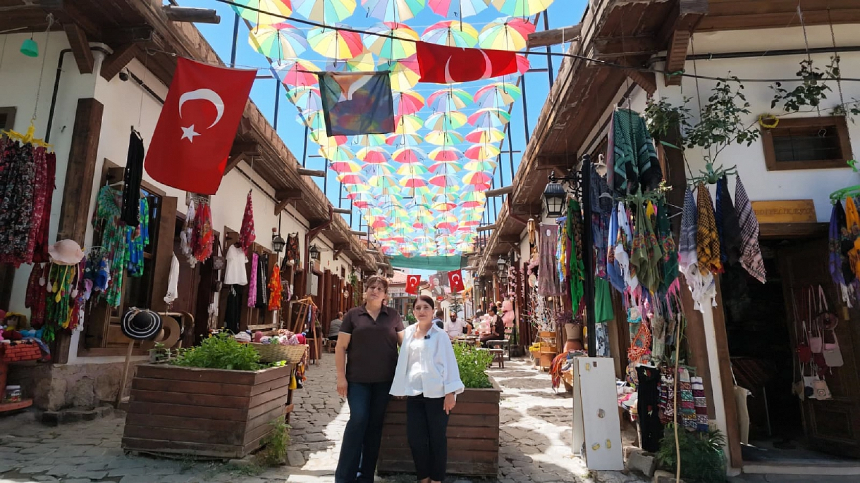 Harabeydi, cazibe merkezi oldu! 12 girişimci kadın Hüma Hatun Sokağı'nda destan yazıyor